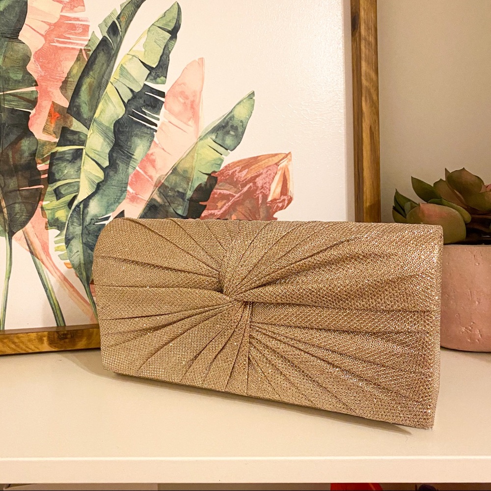 ✨Elegant Tan Glitter Clutch✨